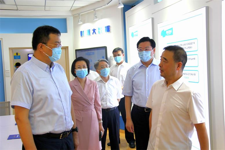 遼寧省副省長(zhǎng)高濤蒞臨遼聯(lián)集團(tuán)視察調(diào)研